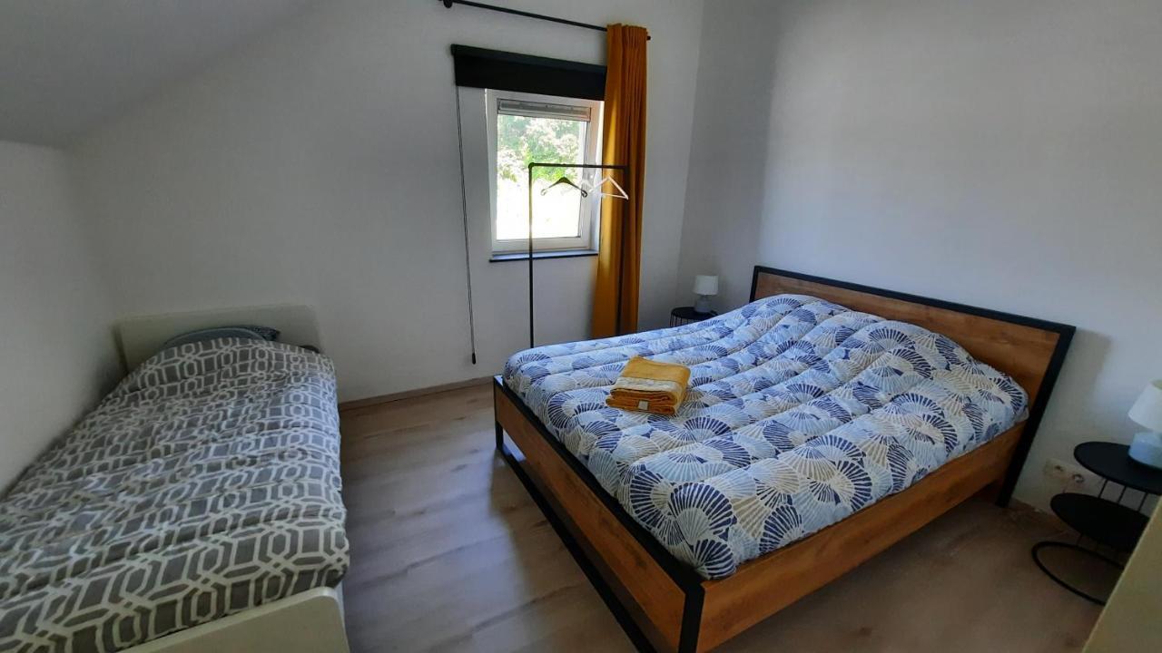 Appartement Duplex pour 3-4 personnes à Ciney Extérieur photo
