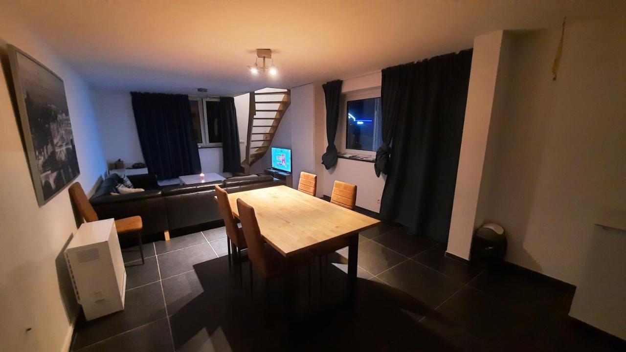 Appartement Duplex pour 3-4 personnes à Ciney Extérieur photo